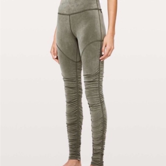 Lululemon buttery soft scrunch leggings in olive size 6 - Picture 1 of 6